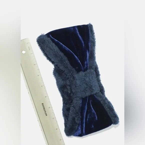 LOVE OF FASHION - Velvet Headband - Picture 5 of 5